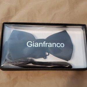 Bow tie clip on